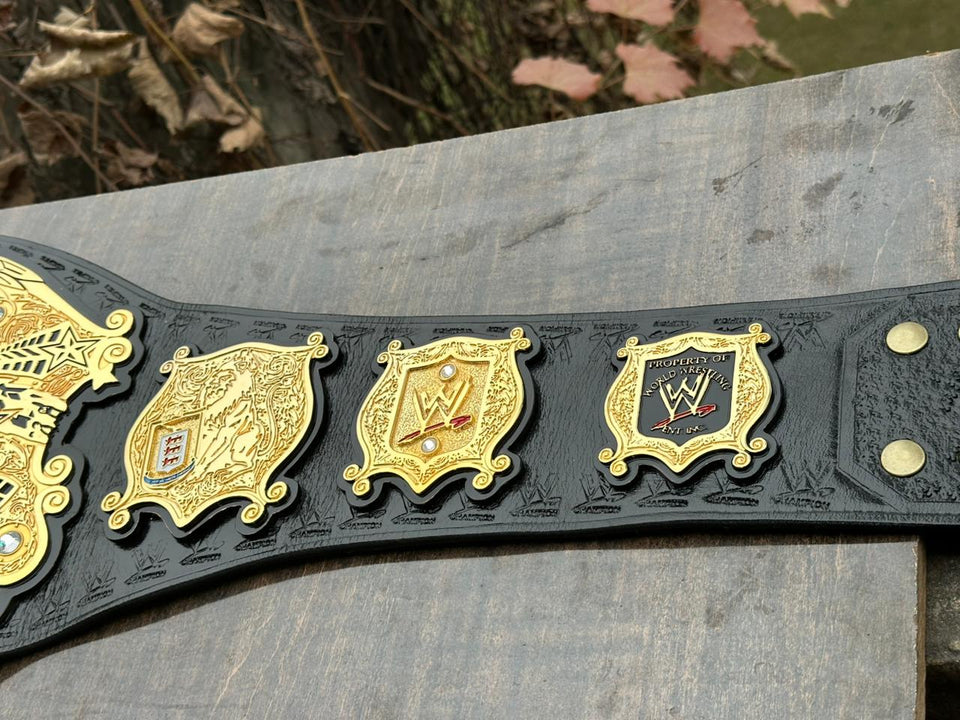 WWE Undisputed Championship replica belt, side plates and strap end, photo 10