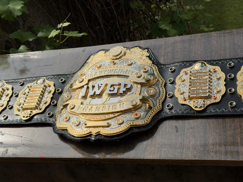 IWGP Heavyweight Championship V4 replica belt, photo 10