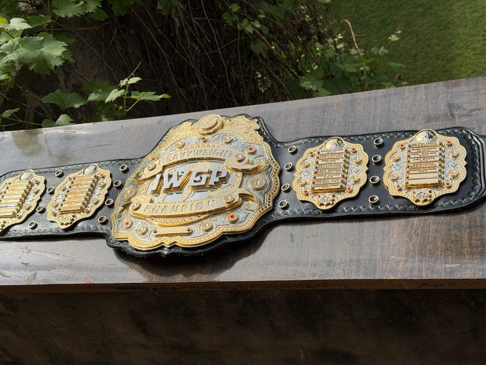 IWGP Heavyweight Championship V4 replica belt, full belt view, photo 13