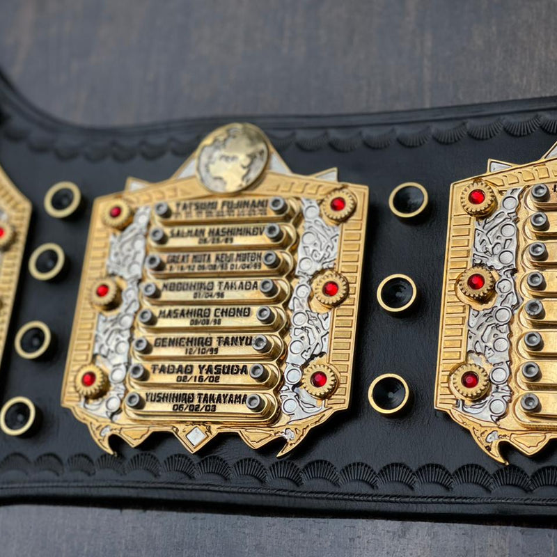 IWGP HEAVYWEIGHT CHAMPION BELT