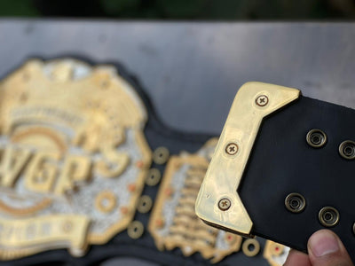 IWGP HEAVYWEIGHT CHAMPION BELT