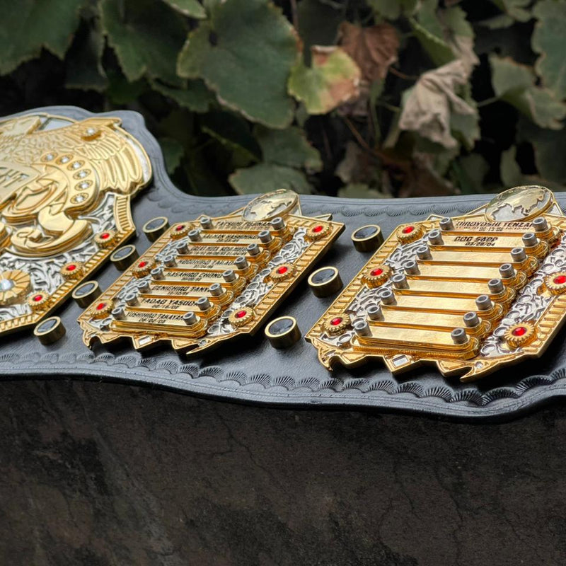 IWGP HEAVYWEIGHT CHAMPION BELT