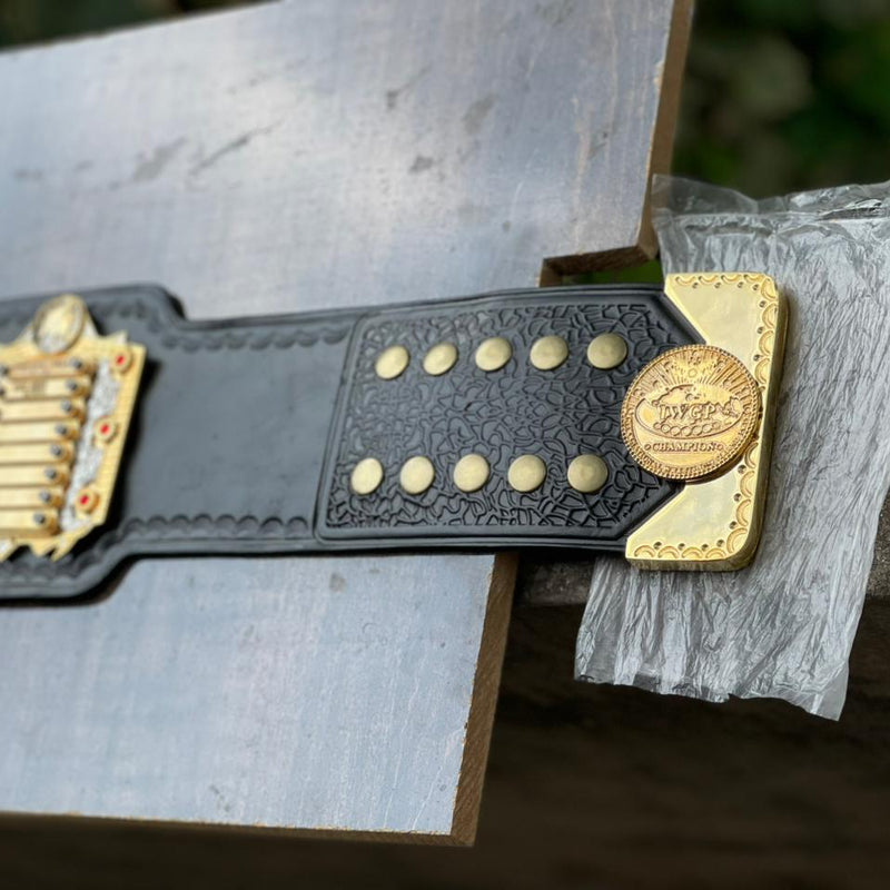 IWGP HEAVYWEIGHT CHAMPION BELT