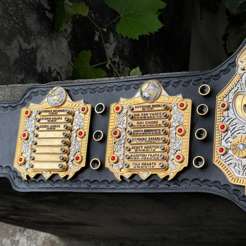 IWGP HEAVYWEIGHT CHAMPION BELT