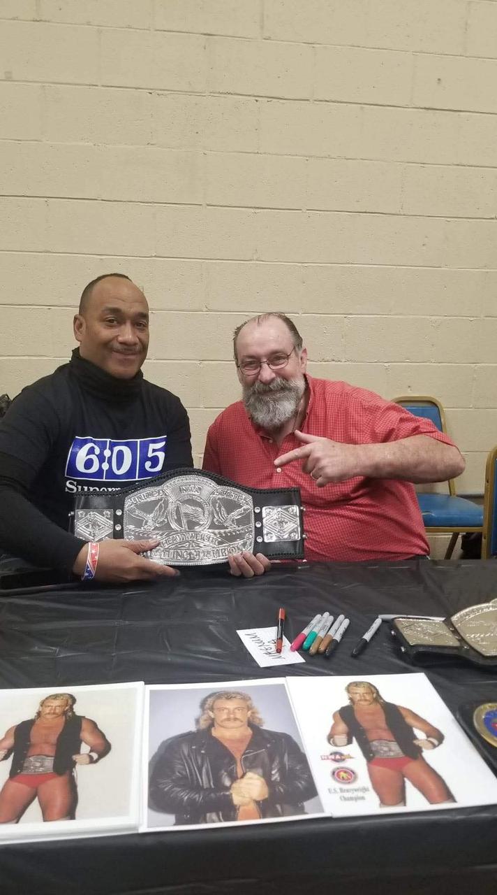 Mr. 605 with an MS Belts championship